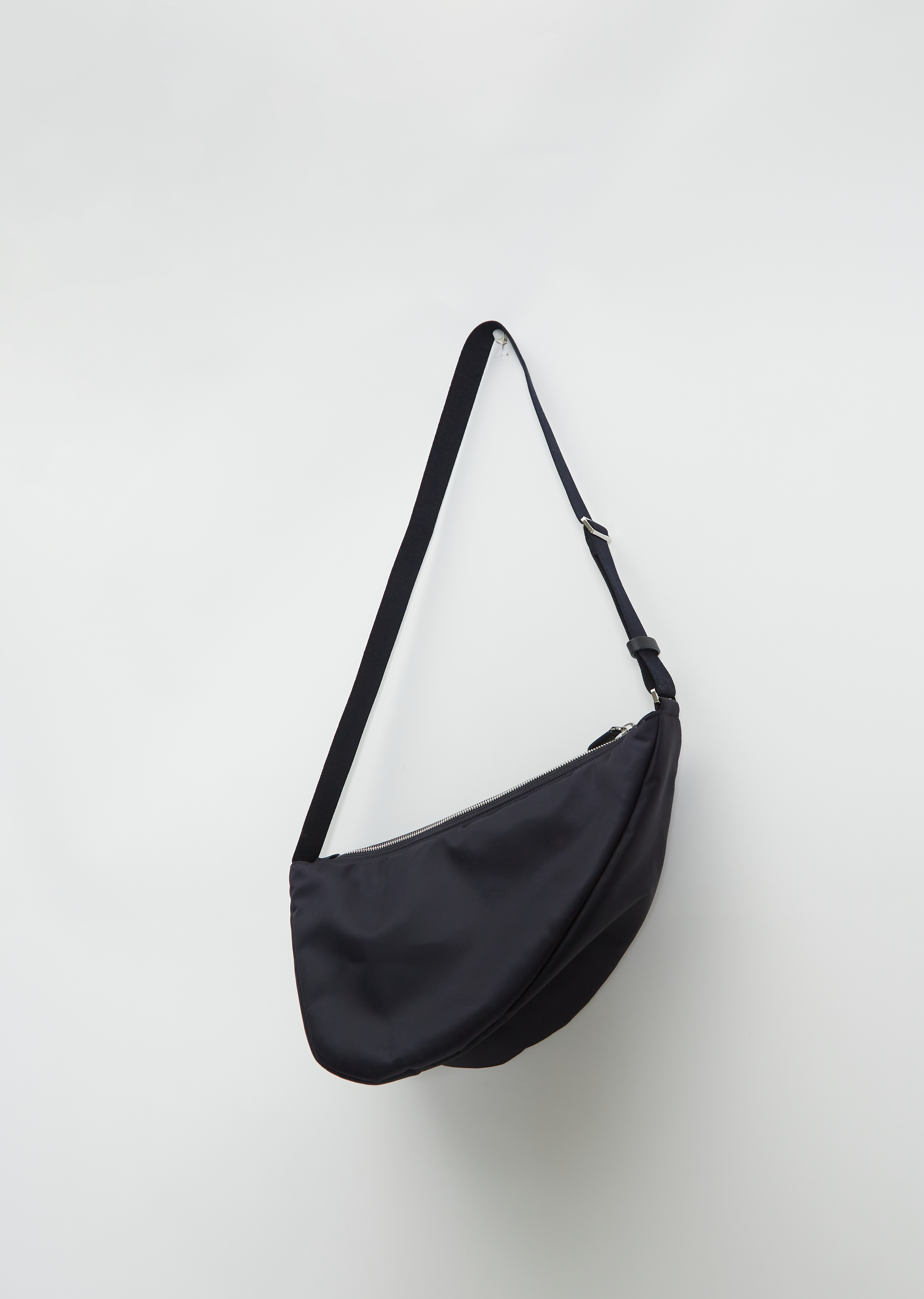 バッグ the row slouchy banana two dark navy Slouchy Banana Two — Dark Navy – La Garçonne