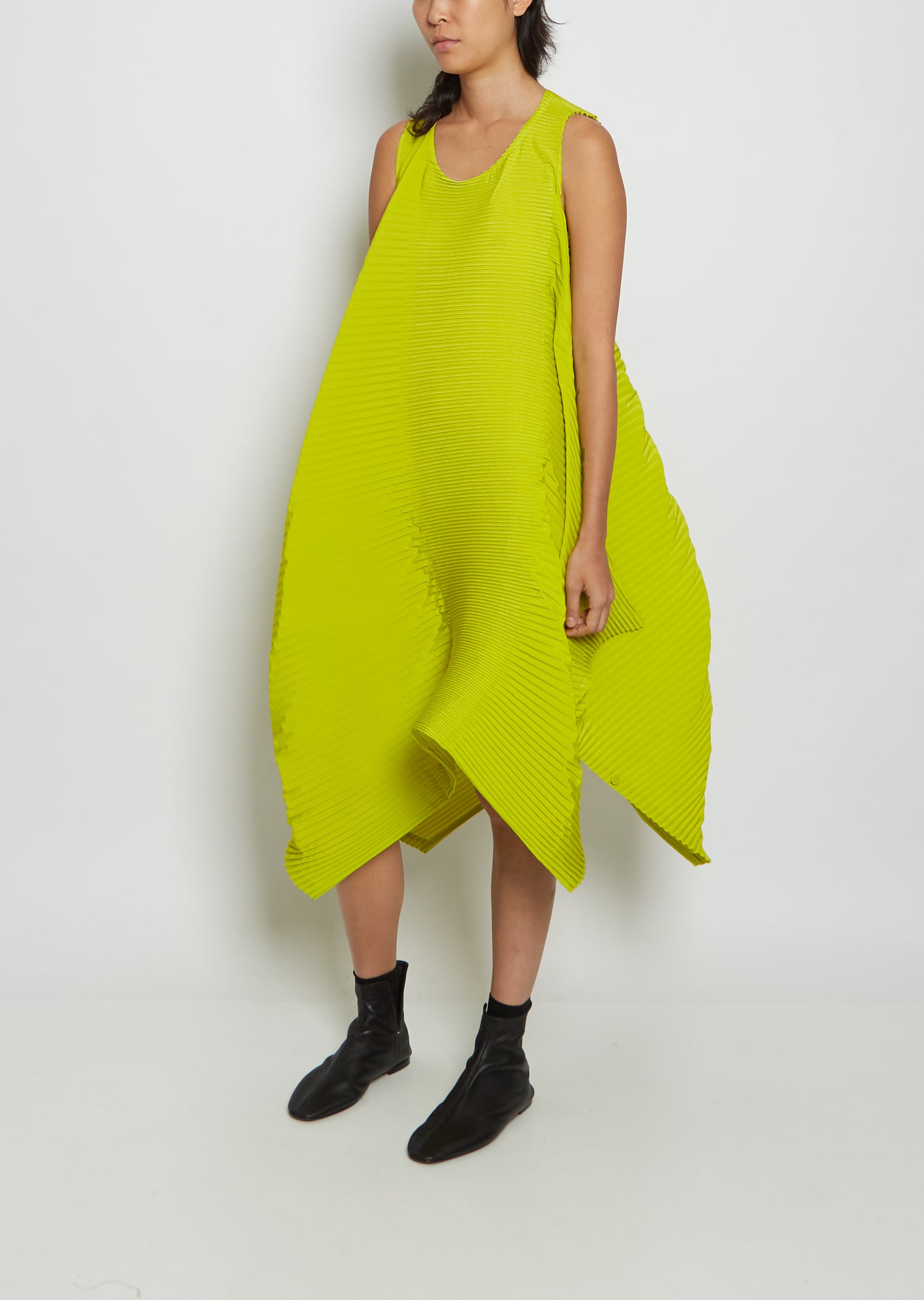 Leaf Pleats Polyester Dress Yellow La Garonne Leaf Pleats Polyester Dress Yellow La Garonne
