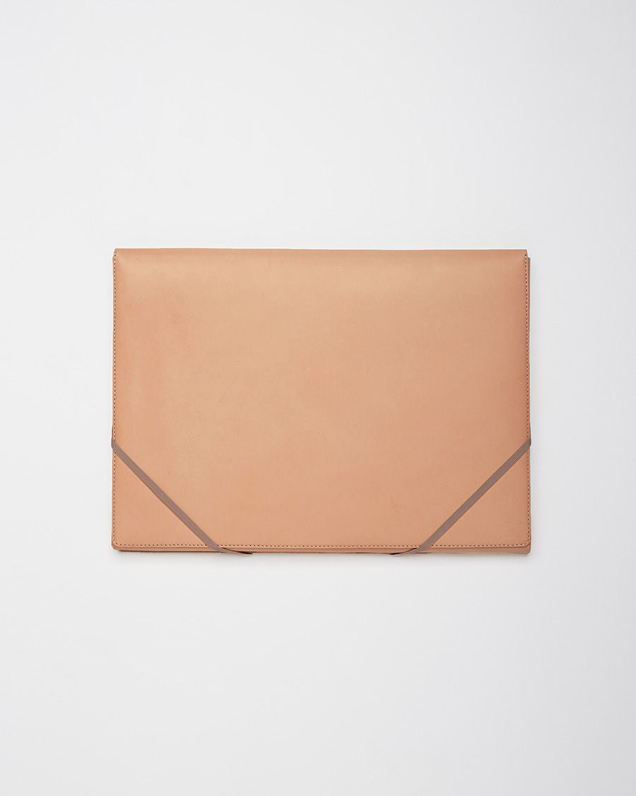Enclosed A4 Folder – La Garçonne