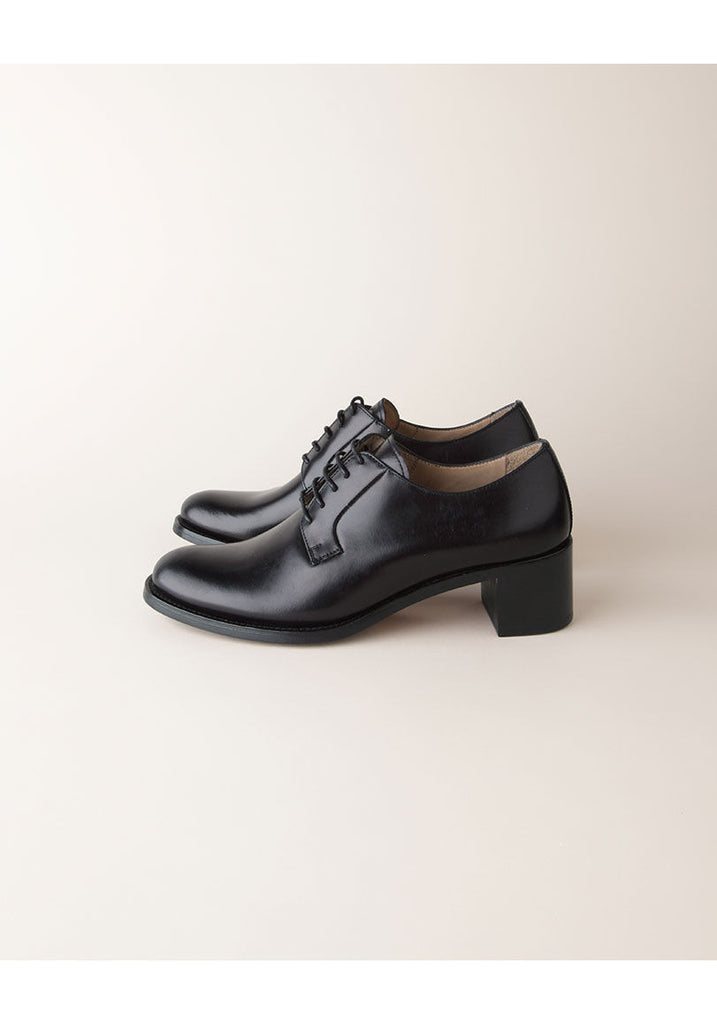 Lace-Up Oxford Heel