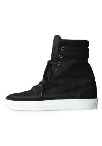 Hi-Top Sneaker