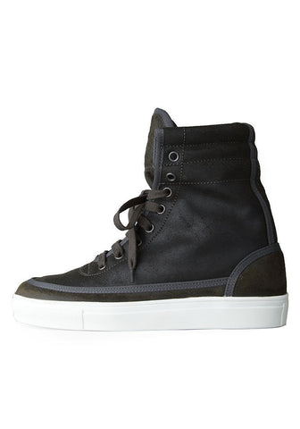 Hi-Top Sneaker