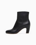 Curved-Heel Boot