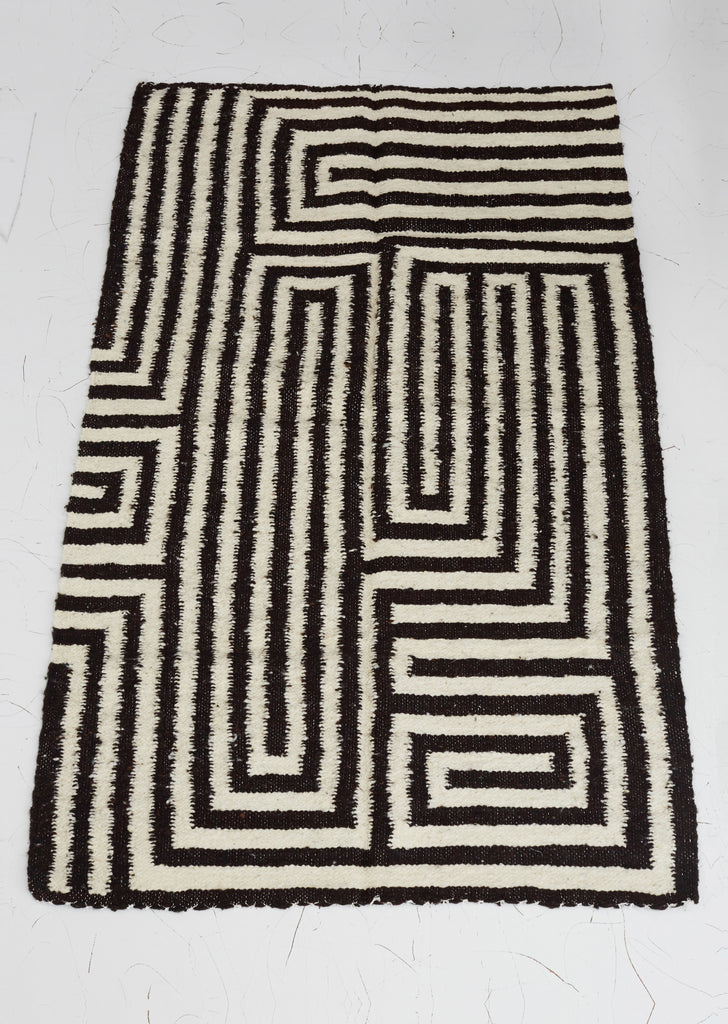 Labirinto Black Geometric Wool Rug
