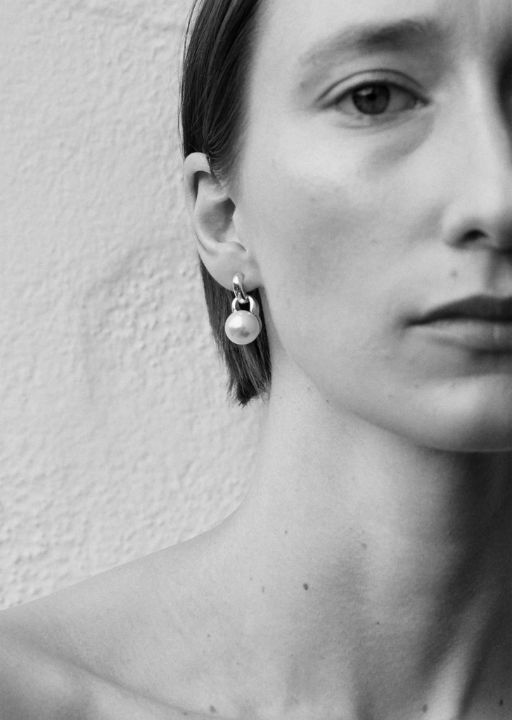 Everyday Pearl Earrings La Garconne