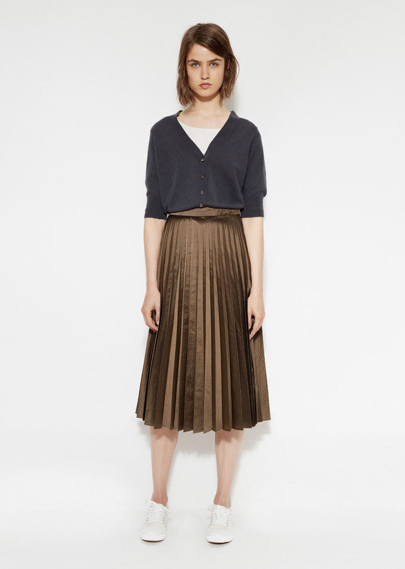 the pretty {pleated} skirt effect · Keira Lennox