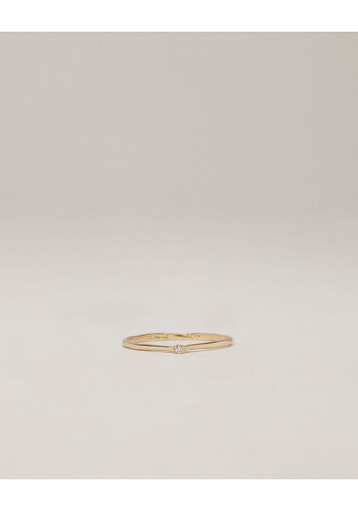 Point Ring with White Diamond