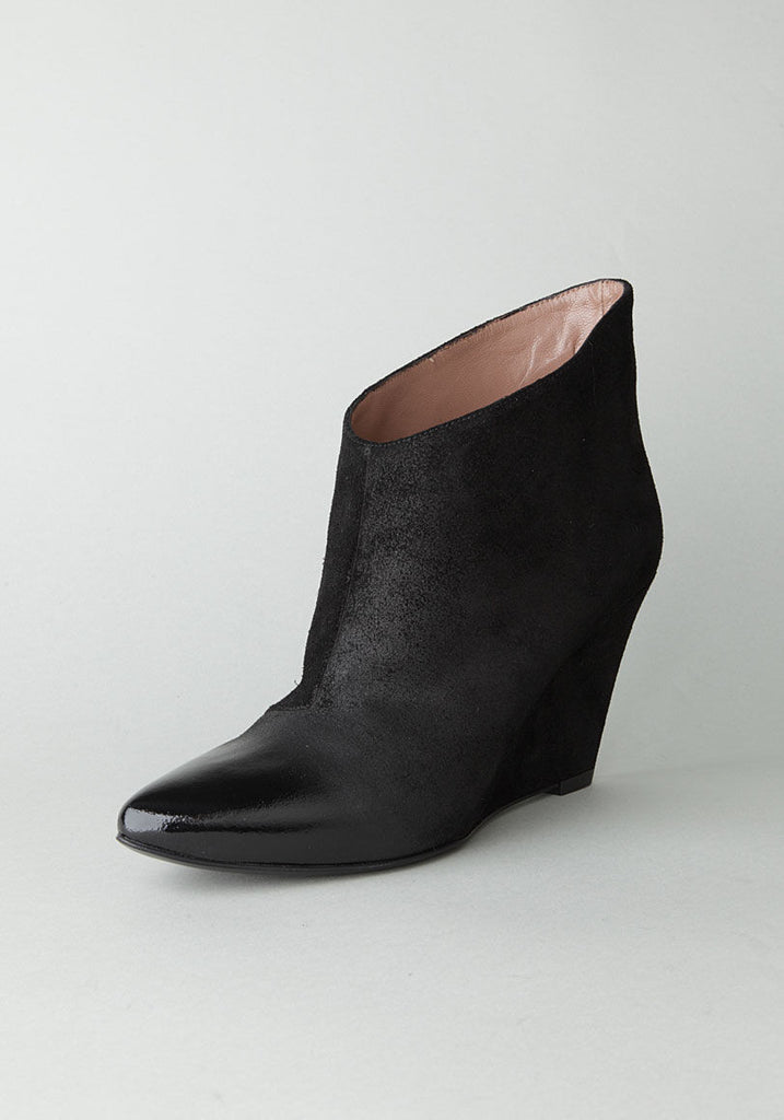 Dipped Wedge Boot