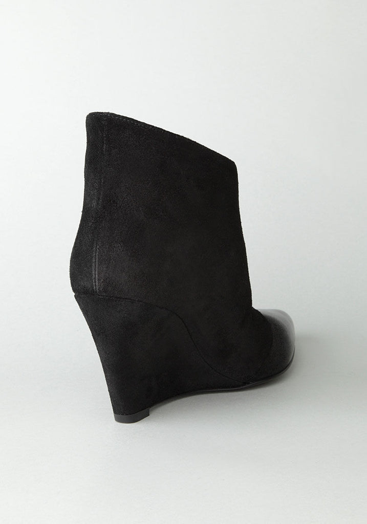 Dipped Wedge Boot