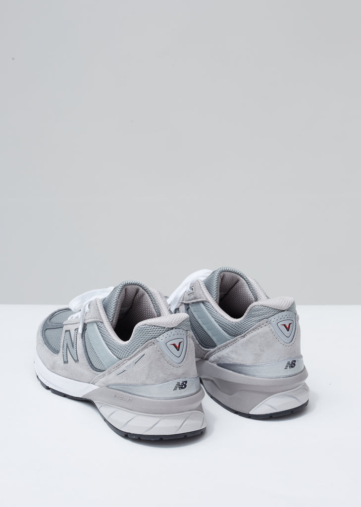 990v5 Sneakers