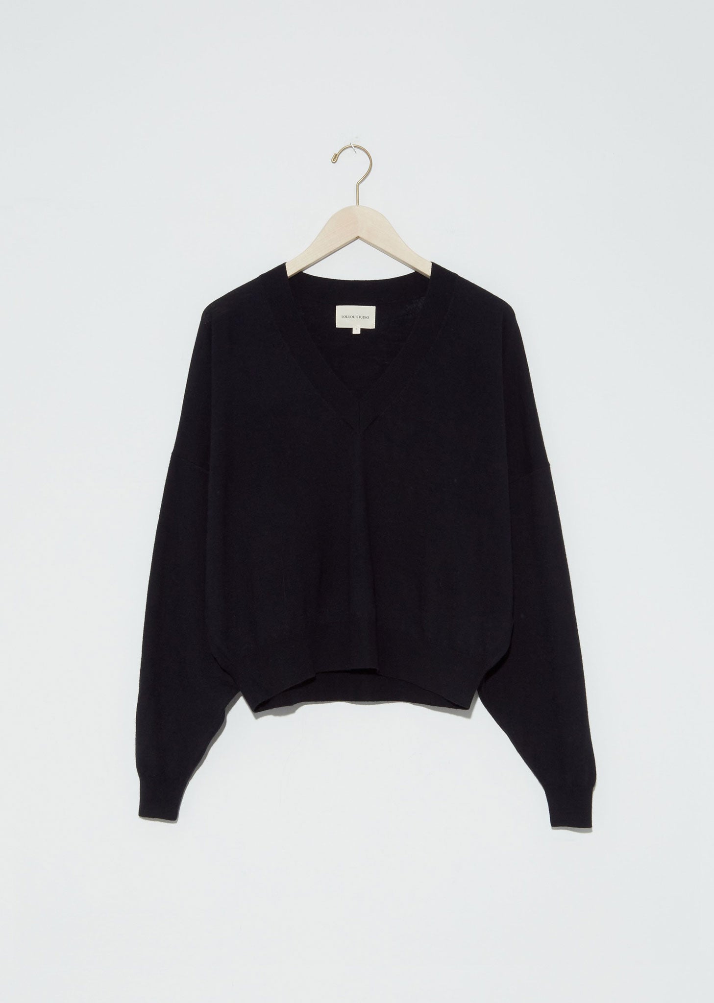 Hakueru Wool & Cashmere V Neck Sweater — Black – La Garçonne