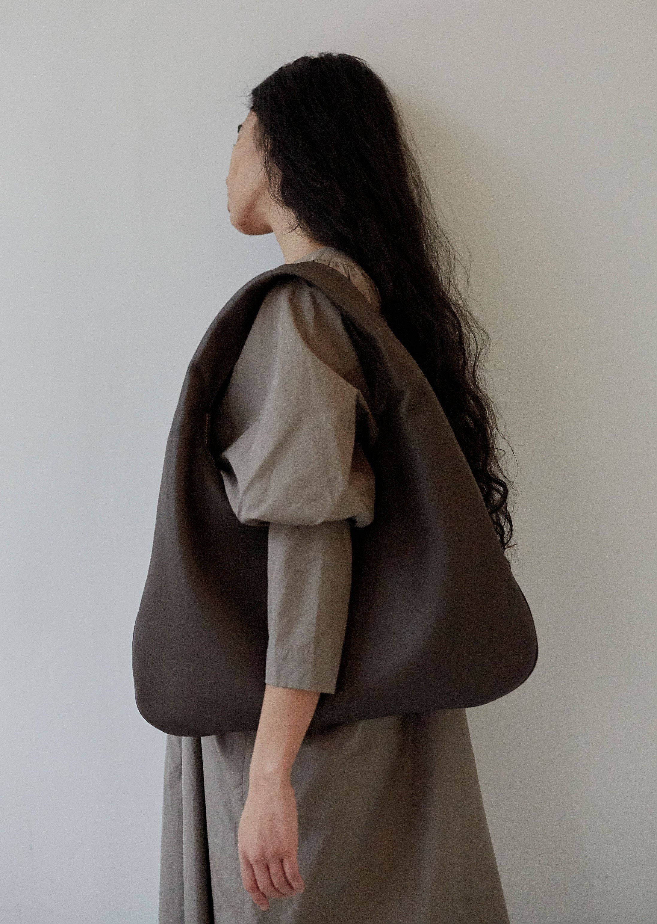 Everyday Shoulder Bag — Umber – La Garçonne